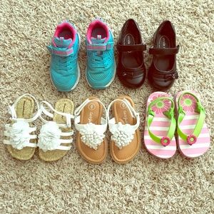 Lot of toddler girls size 6 shoes!
